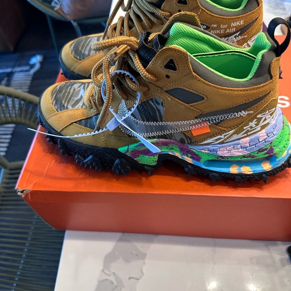 Off-White Tan and Green High-Top shoes - Picture 2 of 4